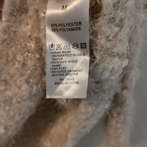 Mirumi Sweater Cream Size Medium. - Picture 4 of 4